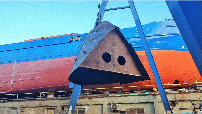 Bulbous bow rear view